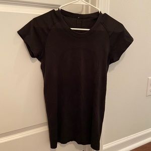 Black lululemon swiftly tech